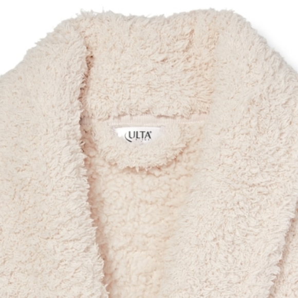 ULTA BEAUTY WOMAN'S SUPER SOFT LUXURIOUS ROBE. - Picture 2 of 2